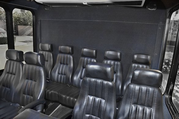 2006 International Shuttle Bus Shuttle Bus for Sale in Fontana, CA - Photo 2