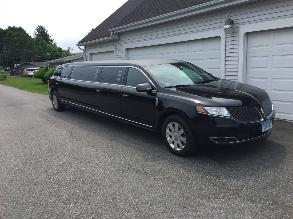 Limousine for sale: 2016 Lincoln Mkt 120&quot; by Executive