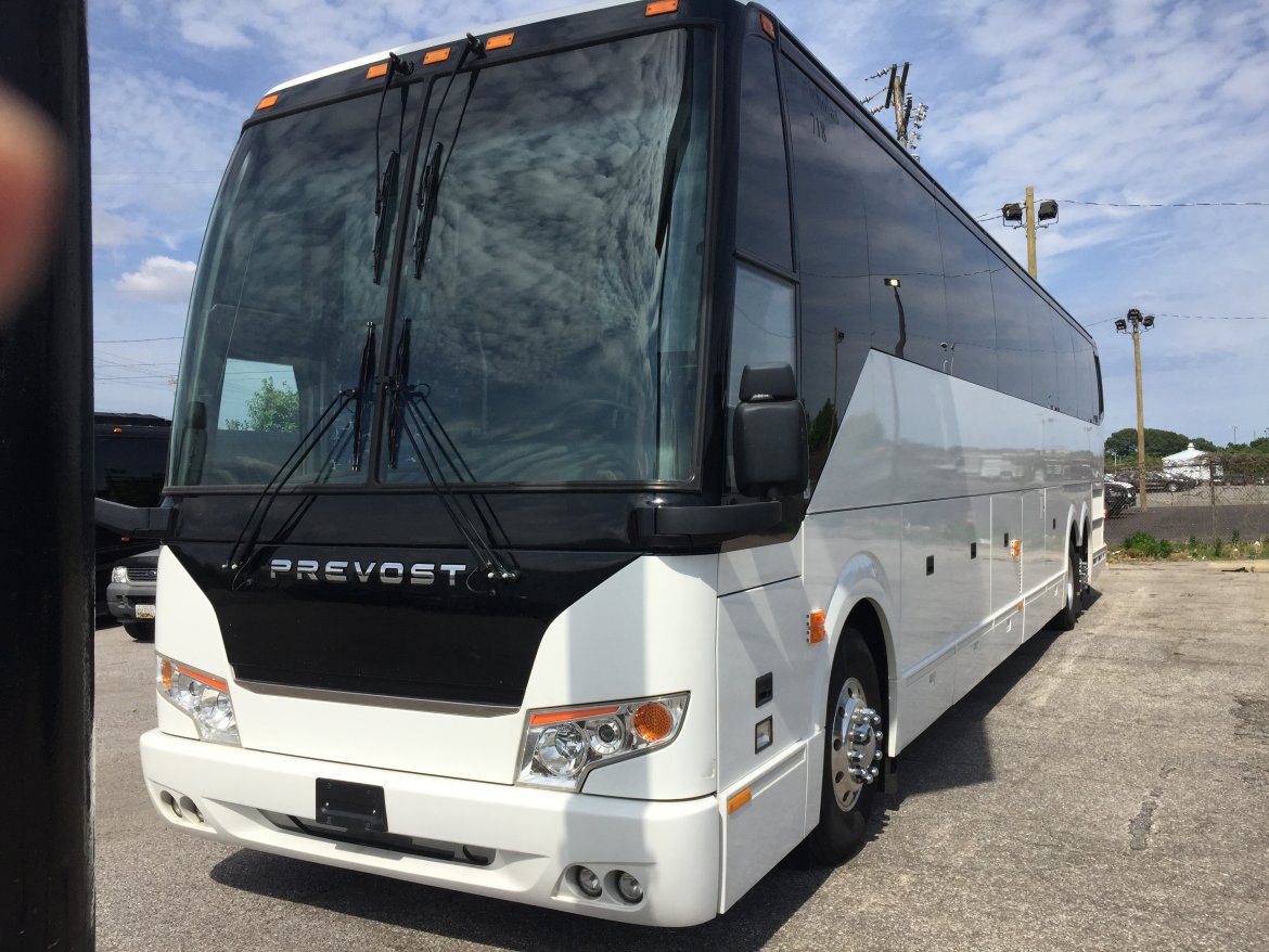Motorcoach for Sale in Glen burnie, MD - Photo 2