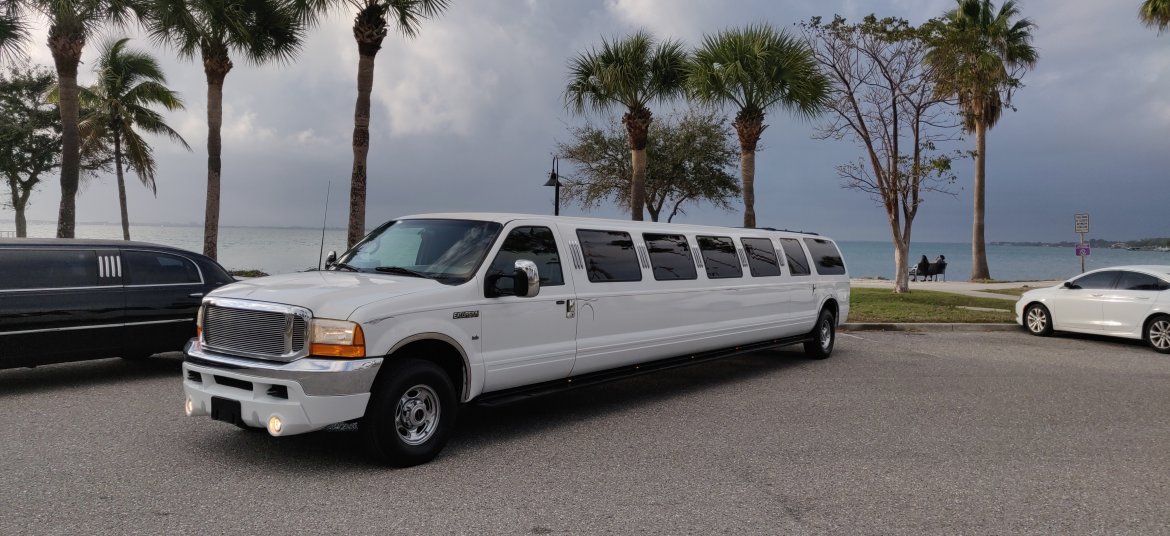 SUV Stretch for Sale in Sarasota, FL - Photo 2