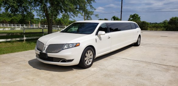 2016 Lincoln MKT Limousine for Sale in Houston, TX - Photo 3