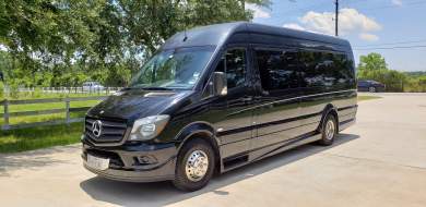 2015 Mercedes-Benz SPRINTER 3500 170" EXT Sprinter for Sale in Houston, Texas, US - Photo 3
