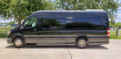 2015 Mercedes-Benz SPRINTER 3500 170" EXT Sprinter for Sale in Houston, Texas, US - Photo 4
