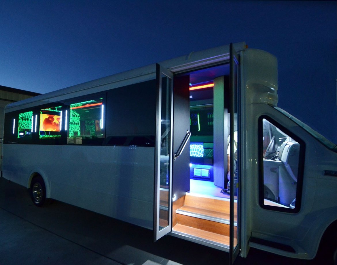 Limo Bus for Sale in NORTH EAST, PA - Photo 11