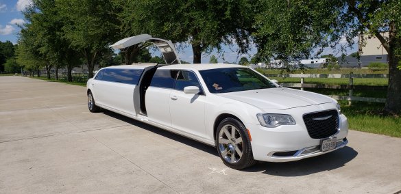 2015 Chrysler 300 Limousine for Sale in Houston, TX - Main Photo