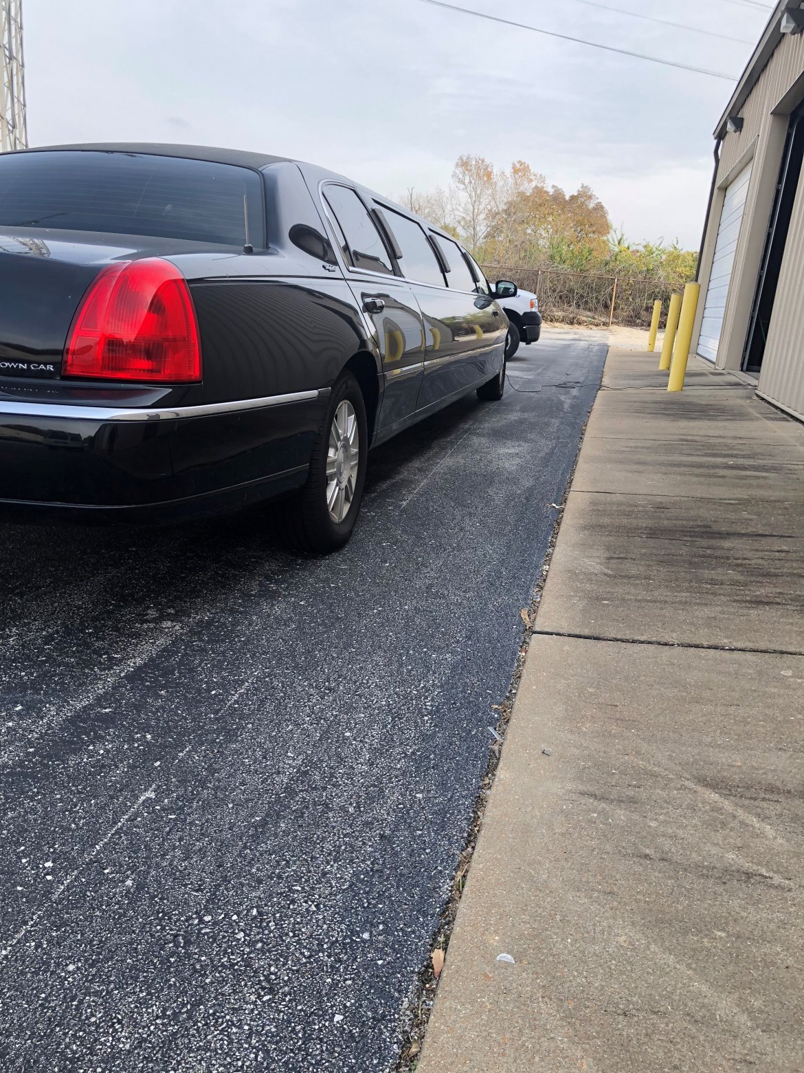 Limousine for Sale in Chesterfield, MO - Photo 2