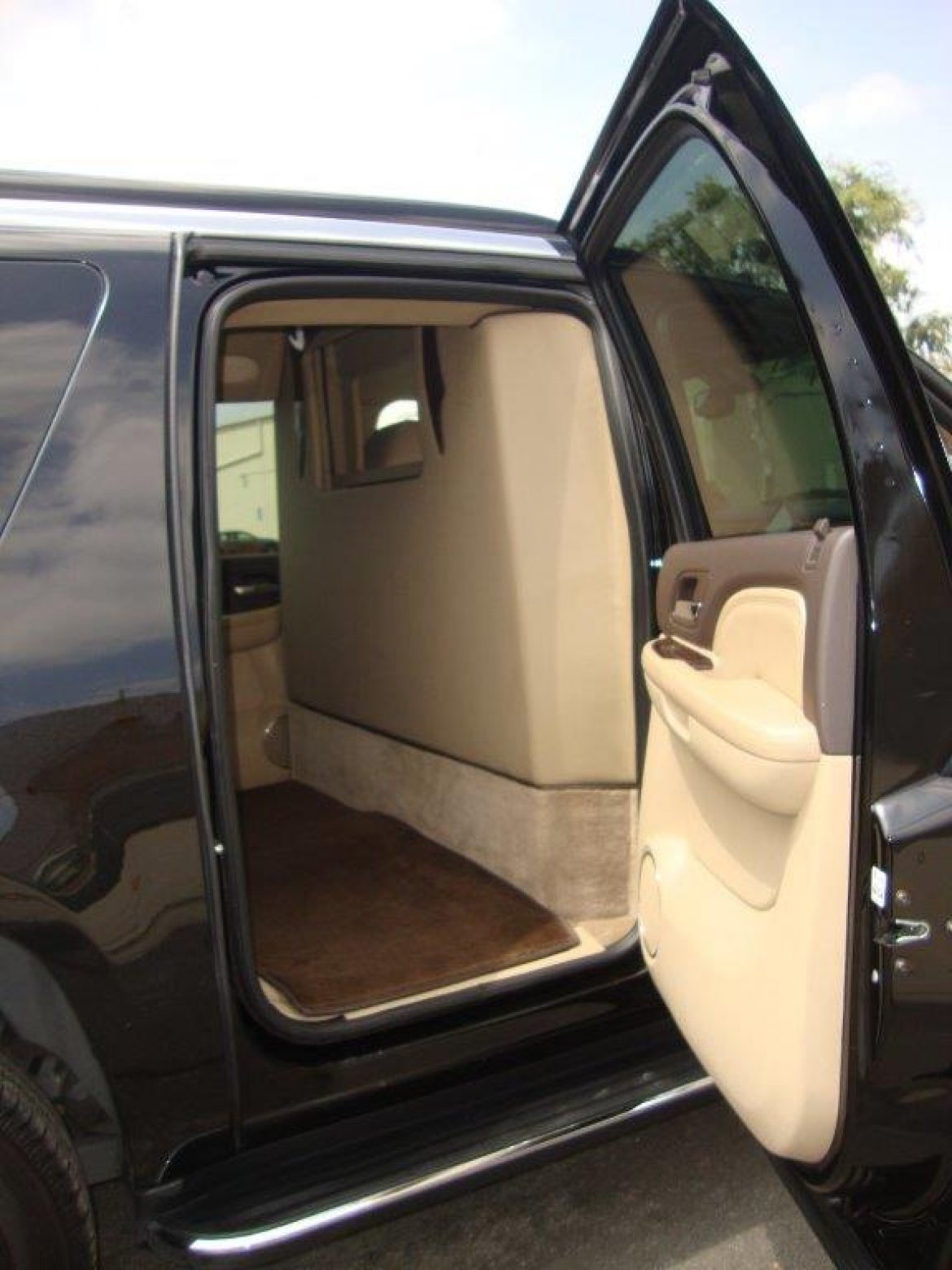 SUV for Sale in Carson, CA - Photo 13