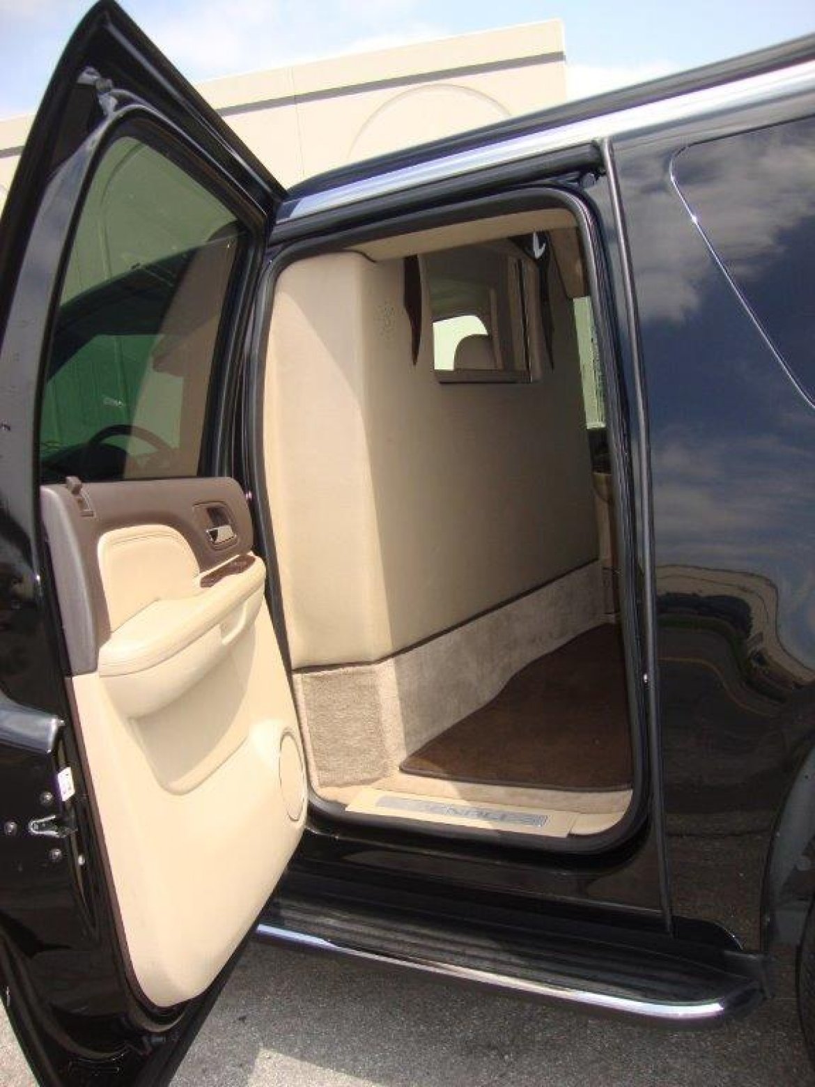 SUV for Sale in Carson, CA - Photo 15