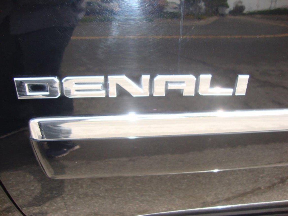 SUV for Sale in Carson, CA - Photo 19
