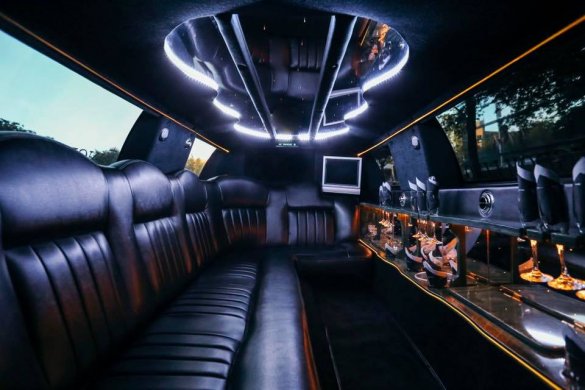 2004 Lincoln Town Car Super Stretch Limousine for Sale in Las Vegas, NV - Main Photo