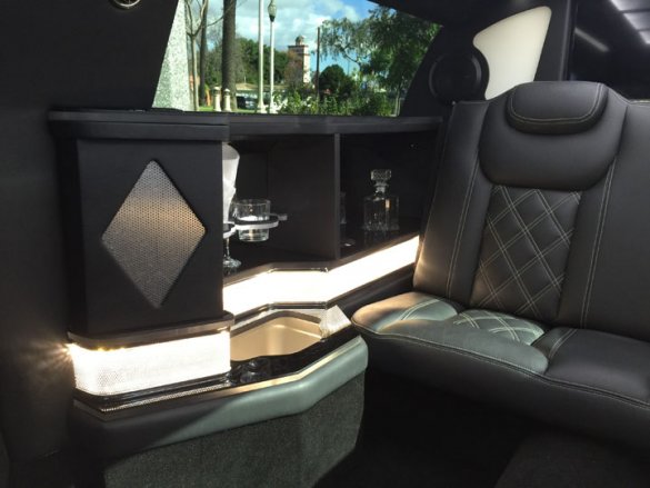 2015 Chrysler 300 Limousine for Sale in Los Angeles, CA - Photo 2