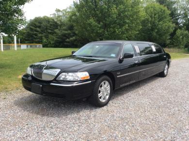 2007 Lincoln Lincoln Royale Limousine for Sale in Trenton, NJ - Main Photo