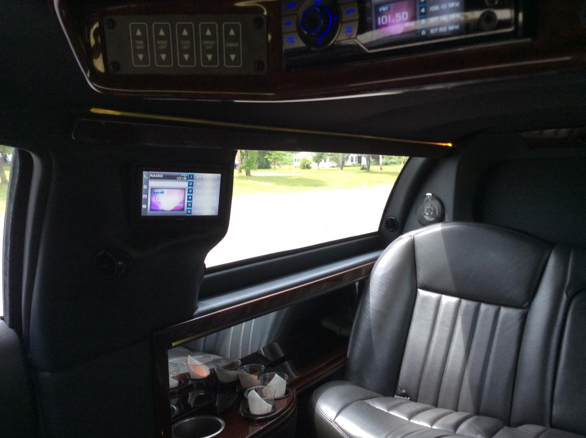 Photo of Limousine for sale: 2007 Lincoln Lincoln Royale 70&quot; by Royale