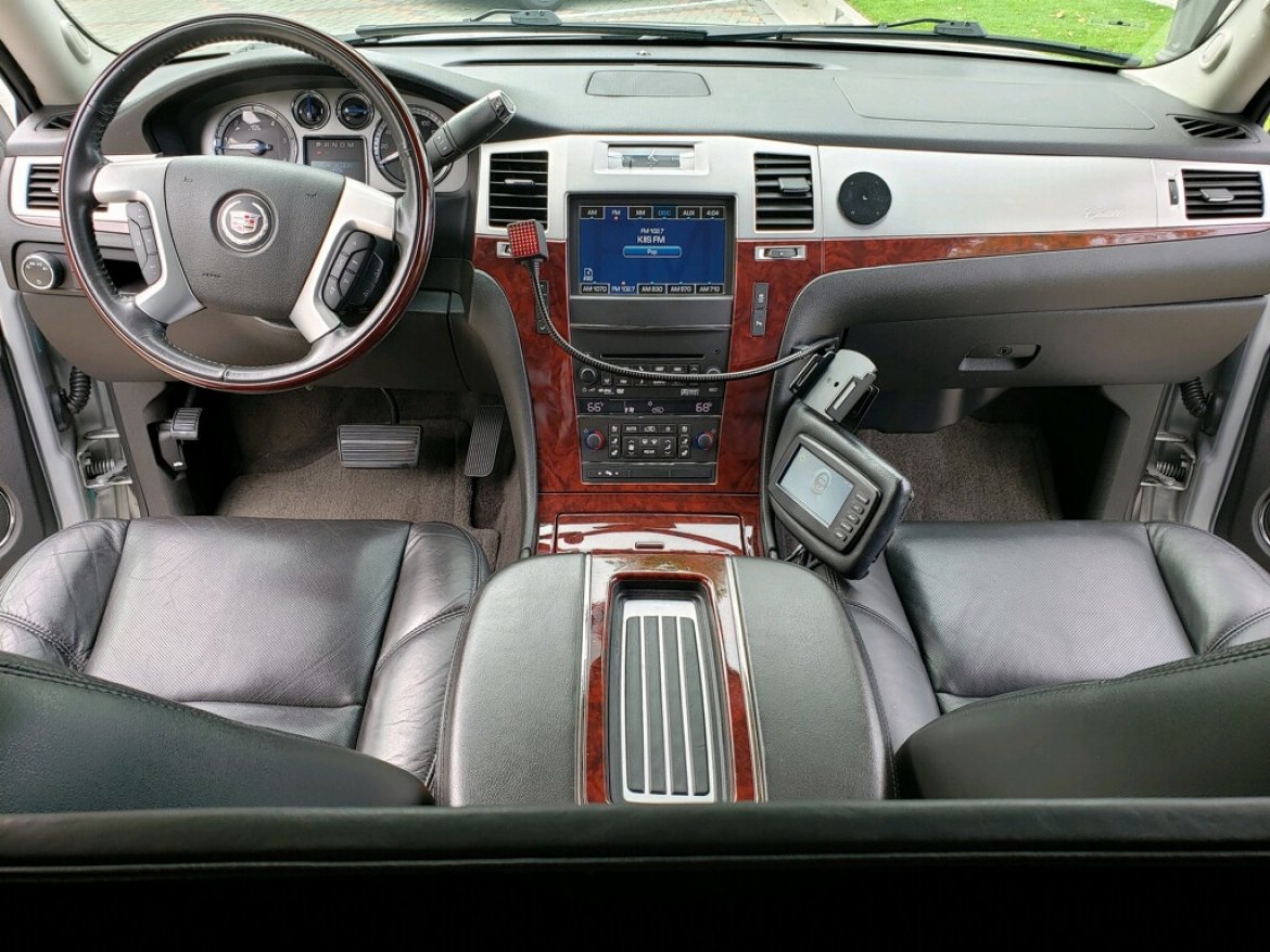 CEO SUV Mobile Office for Sale in Ontario, CA - Photo 5