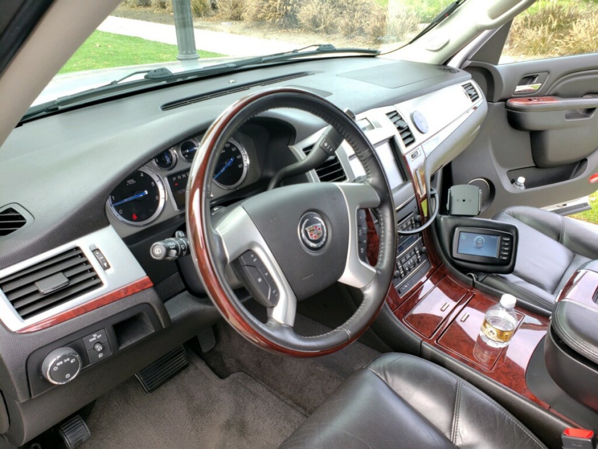 CEO SUV Mobile Office for Sale in Ontario, CA - Photo 11