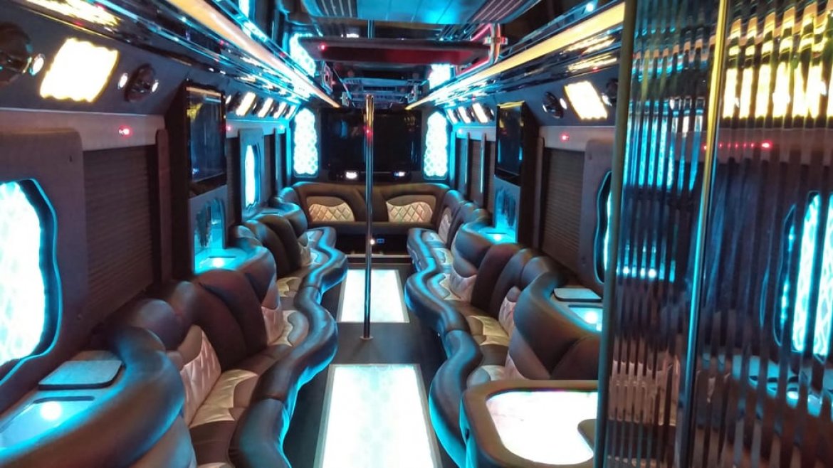 Limo Bus for Sale in Staten Island, NY - Photo 9