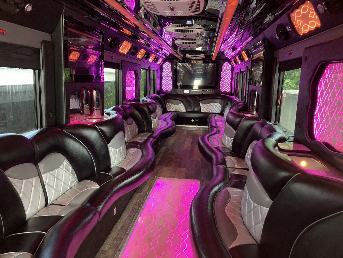 Limo Bus for Sale in Staten Island, NY - Photo 24