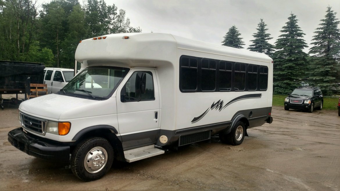 Limo Bus for sale: 2003 Ford Cutaway Van