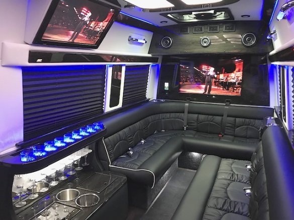 2019 Mercedes-Benz 3500 Sprinter for Sale in oaklyn, NJ - Photo 3