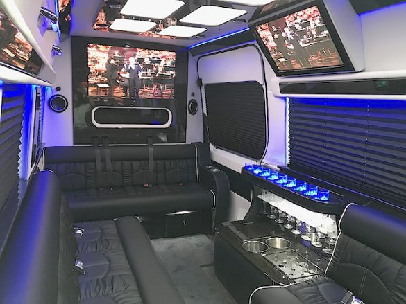 2019 Mercedes-Benz 3500 Sprinter for Sale in oaklyn, NJ - Photo 2