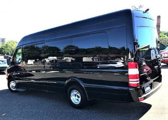 2018 Mercedes-Benz 3500 Sprinter for Sale in oaklyn, NJ - Photo 2
