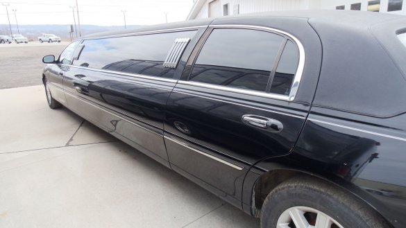 2007 Lincoln Towncar Limousine for Sale in North East, PA - Main Photo