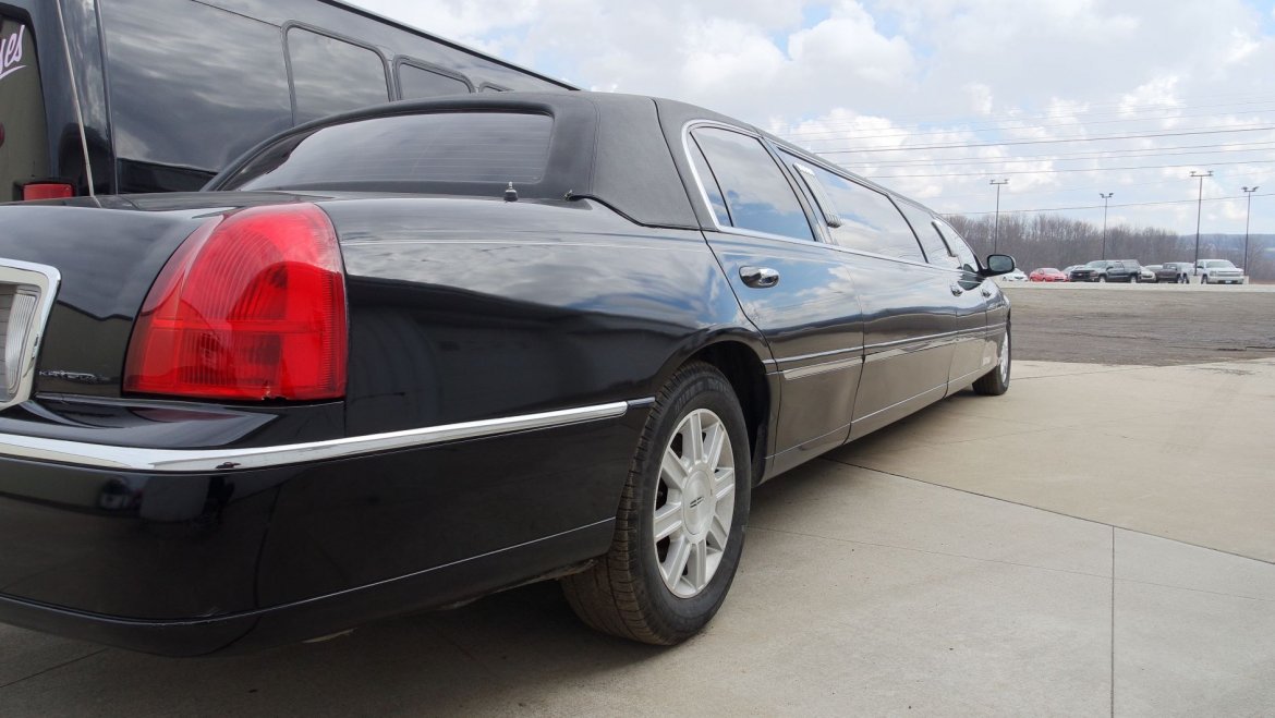 Limousine for Sale in North East, PA - Photo 8
