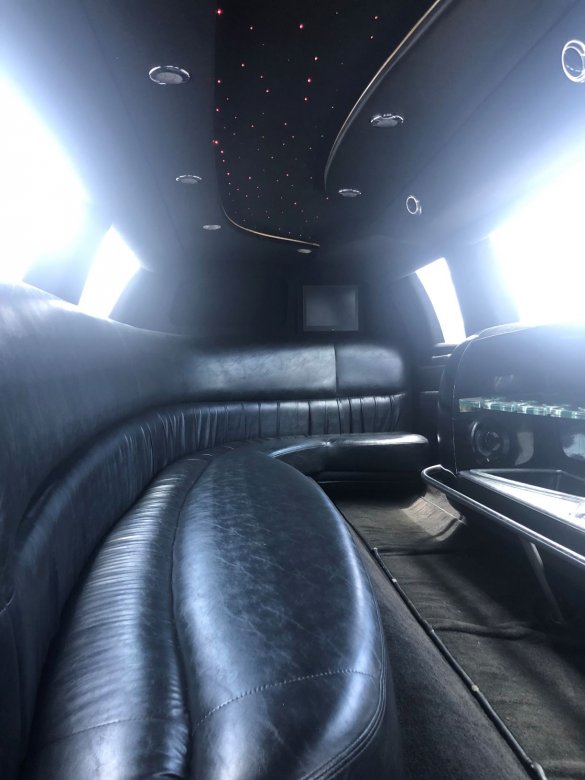 2007 Lincoln Towncar Limousine for Sale in North East, PA - Photo 2