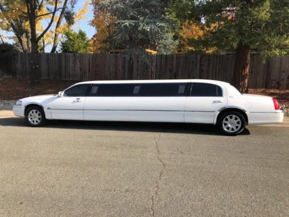 2006 Lincoln Towncar Limousine for Sale in Yuba City, CA - Main Photo