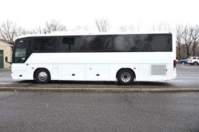 2002 Freightliner E3500 Motorcoach for Sale in Oaklyn, NJ - Photo 2