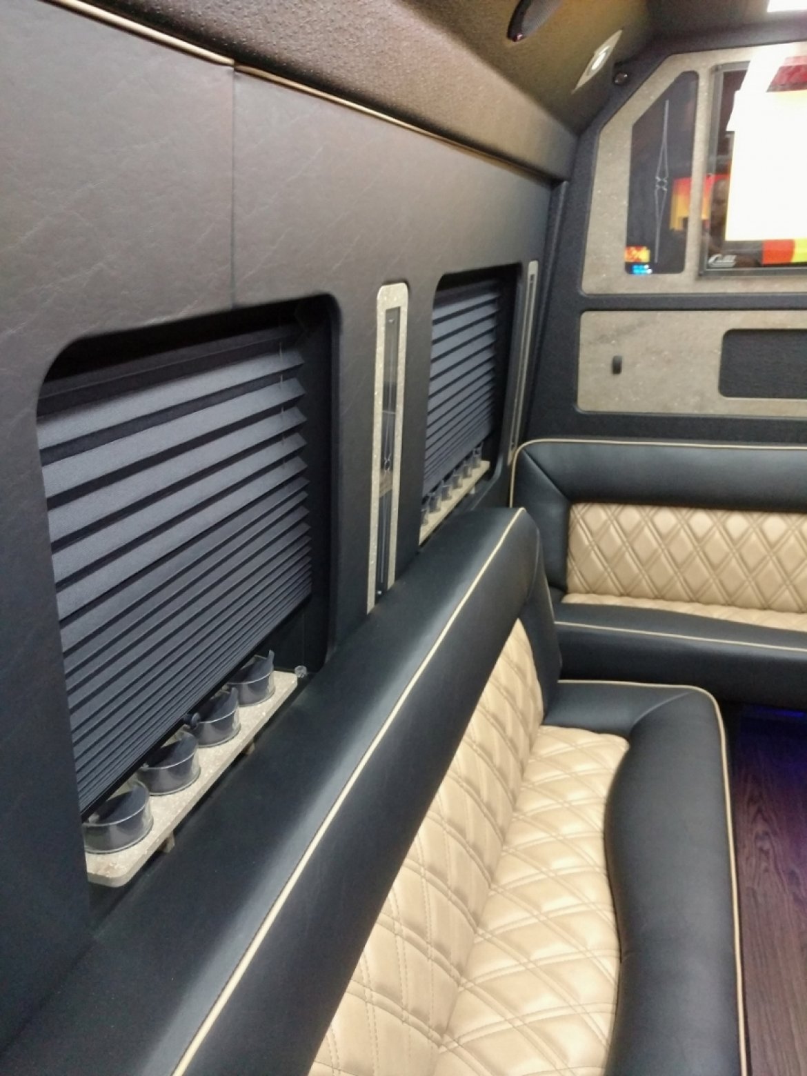 Limo Bus for Sale in NORTH EAST, PA - Photo 12