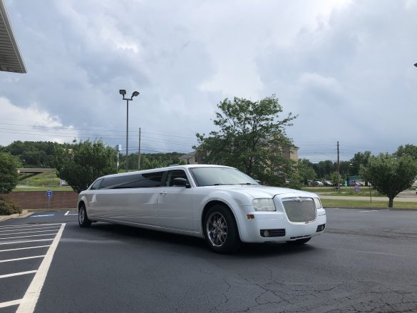 2008 Chrysler 300 Limousine for Sale in North East, PA - Photo 3