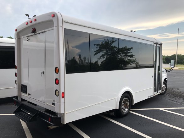 2014 Ford E-450 Limo Bus for Sale in North East, PA - Photo 2