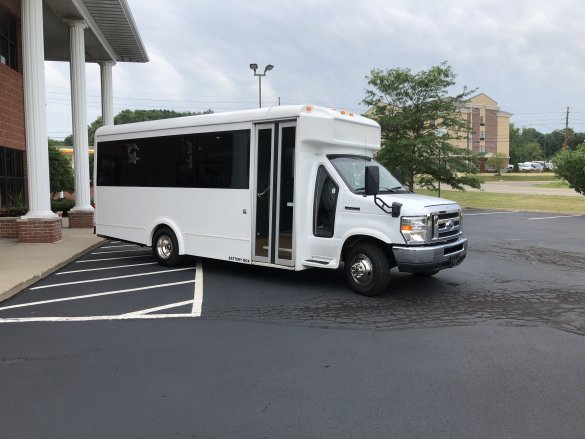 2014 Ford E-450 Limo Bus for Sale in North East, PA - Main Photo