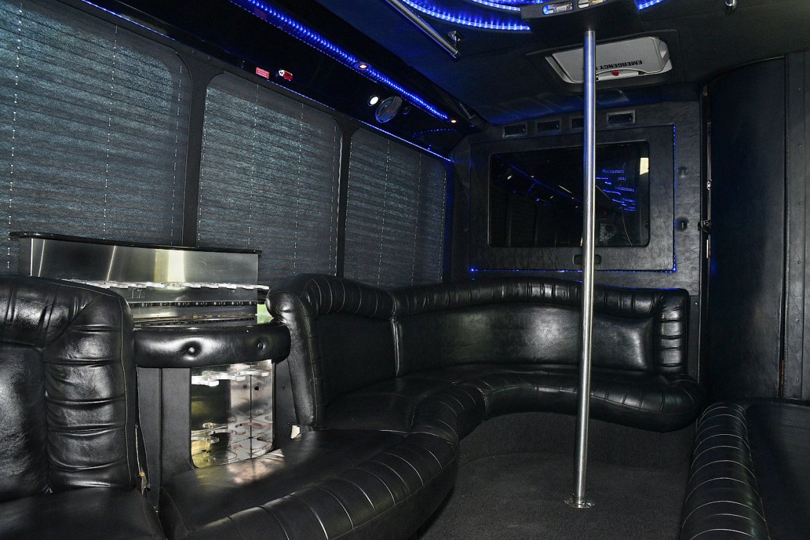 Limo Bus for Sale in Fontana, CA - Photo 11