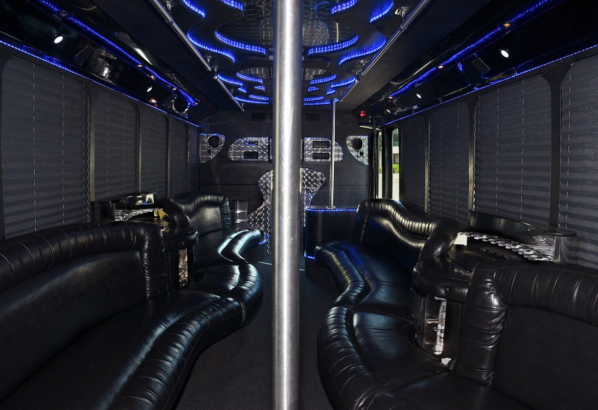 Limo Bus for Sale in Fontana, CA - Photo 13
