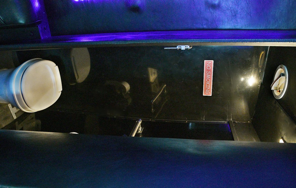 Limo Bus for Sale in Fontana, CA - Photo 15