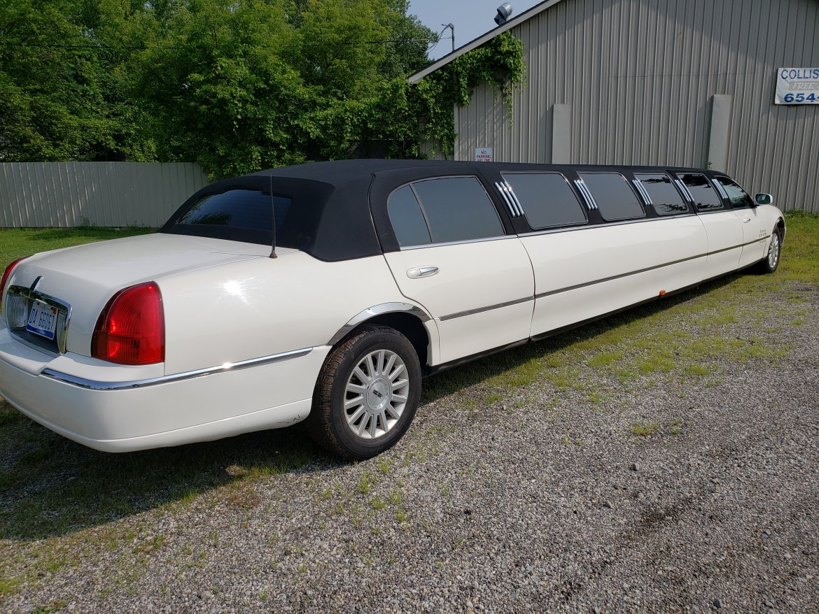Limousine for Sale in New Boston, MI - Photo 5