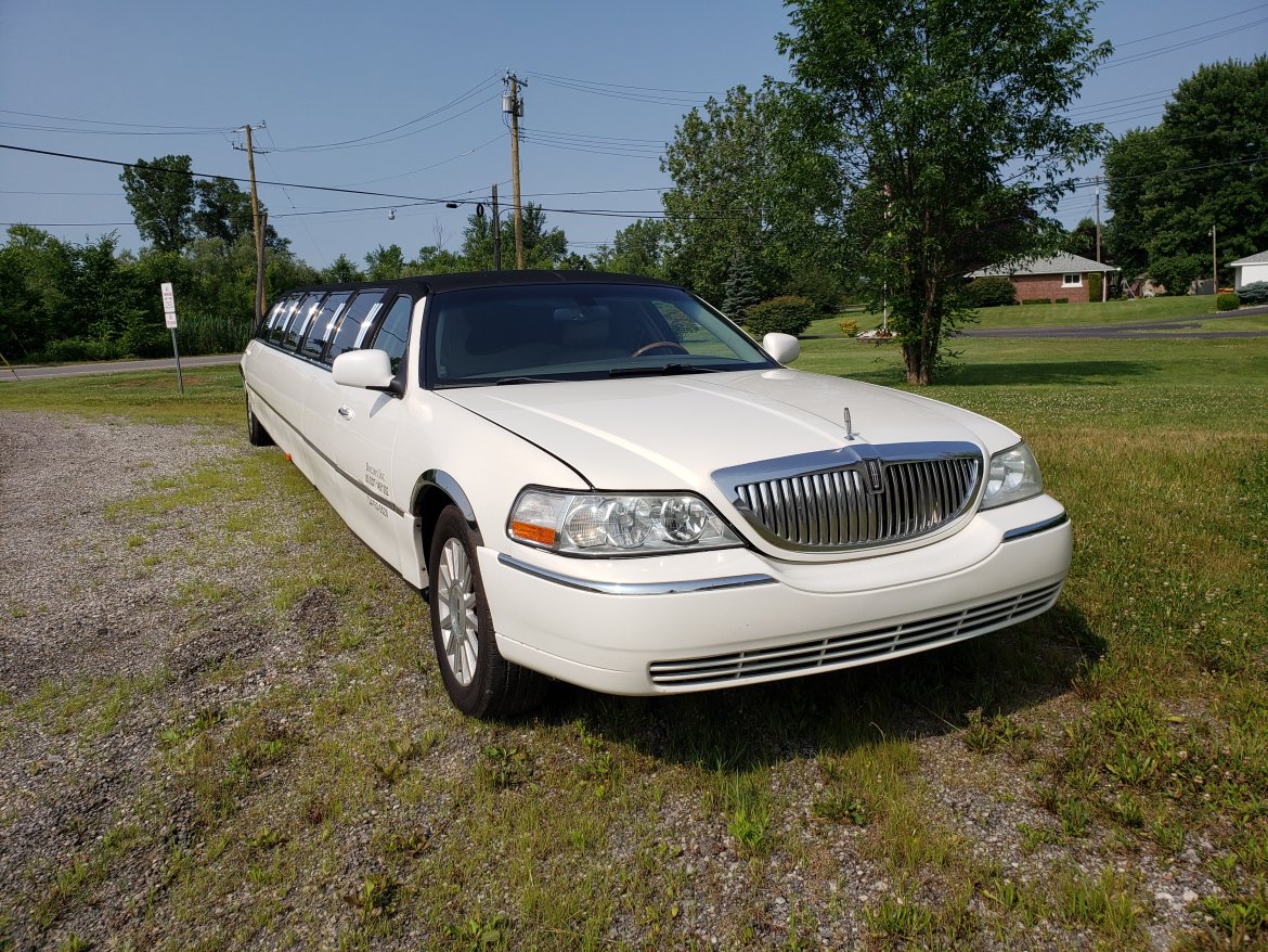 Limousine for Sale in New Boston, MI - Photo 4