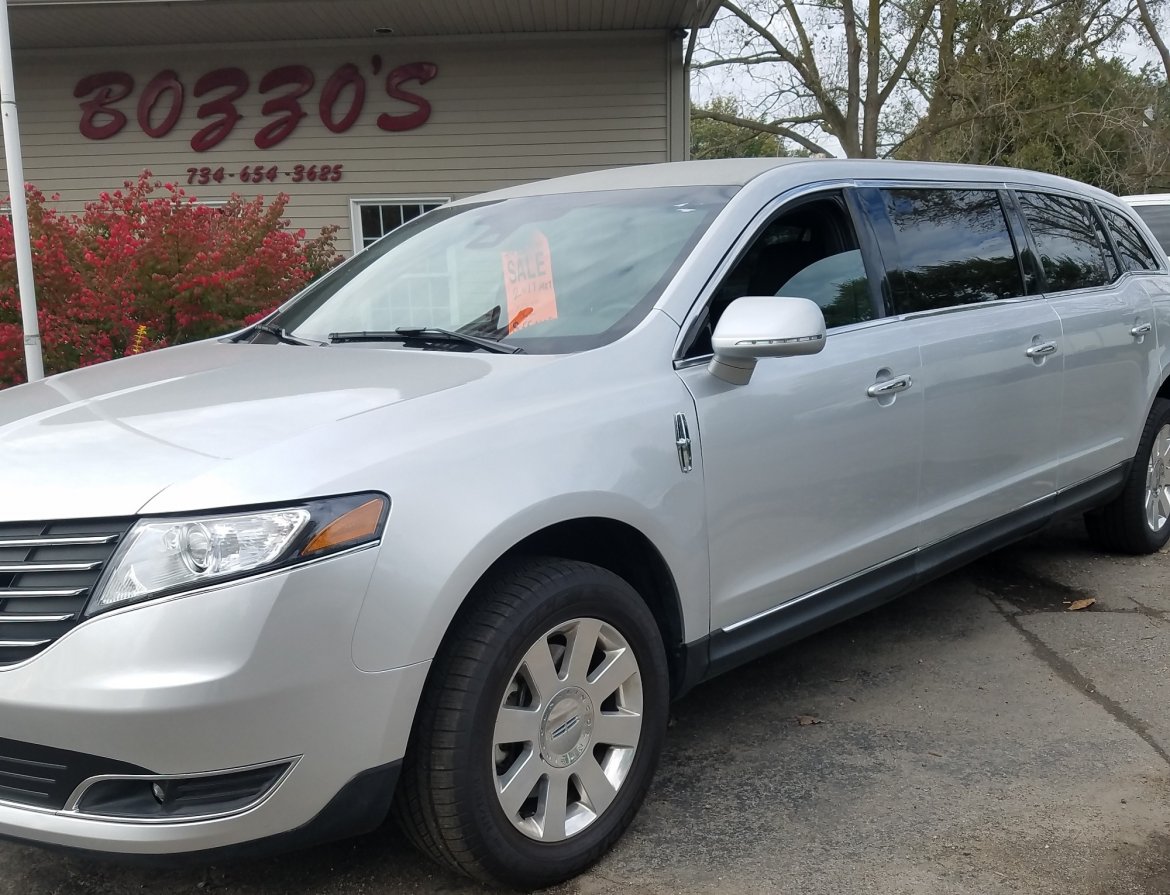 Limousine for sale: 2017 Lincoln MKT 6Door