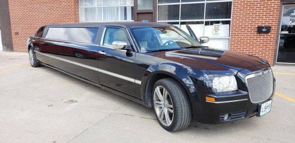 2005 Chrysler 300 Limousine for Sale in Maryville, MO - Main Photo