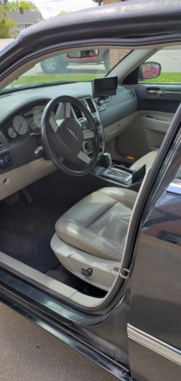 2005 Chrysler 300 Limousine for Sale in Maryville, MO - Photo 2