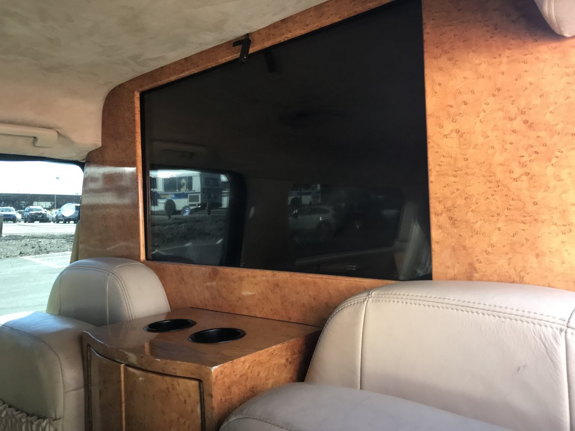 CEO SUV Mobile Office for Sale in peoria, AZ - Photo 12