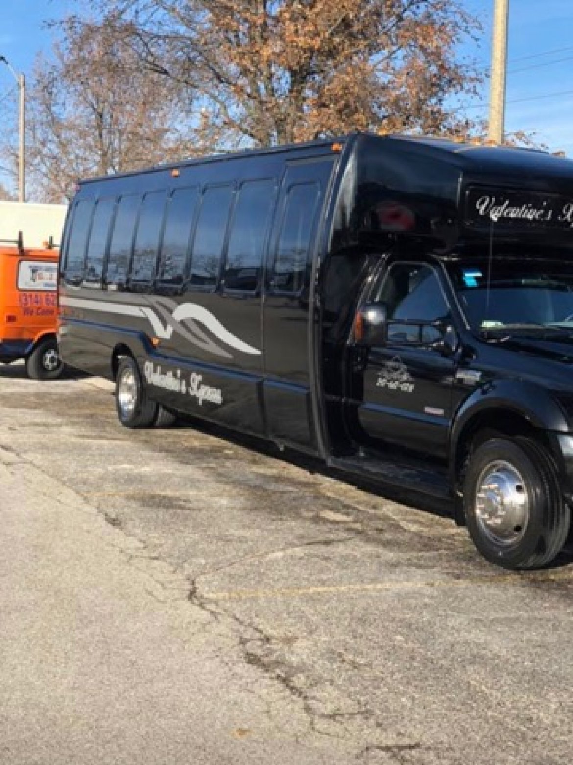 Limo Bus for sale: 2006 Ford F550 by Krystal Coach