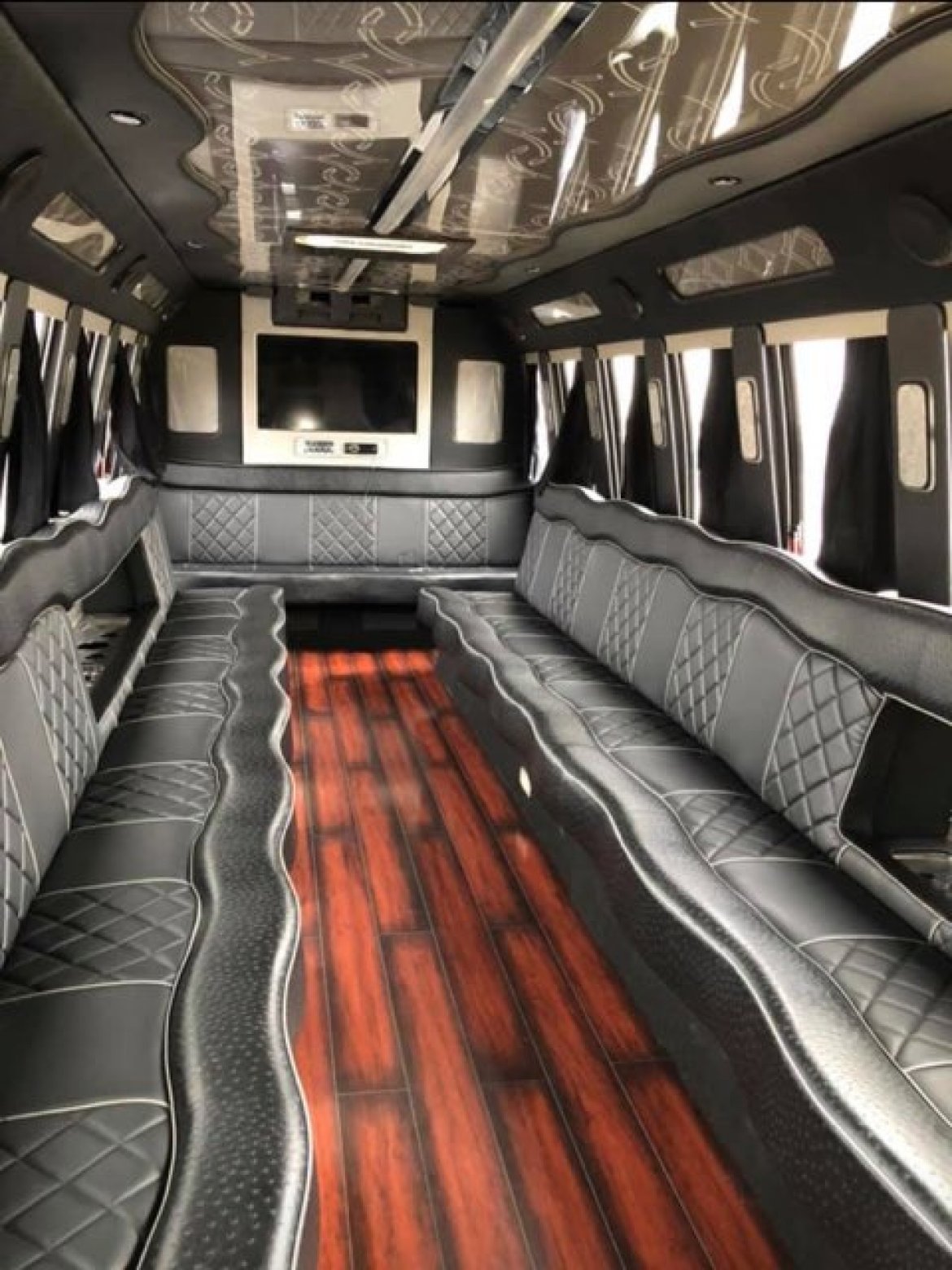 Limo Bus for Sale in Florissant, MO - Photo 3