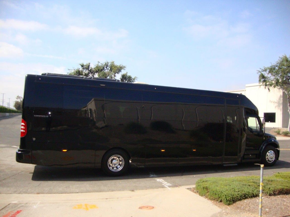 Executive Shuttle for Sale in CARSON, CA - Photo 9