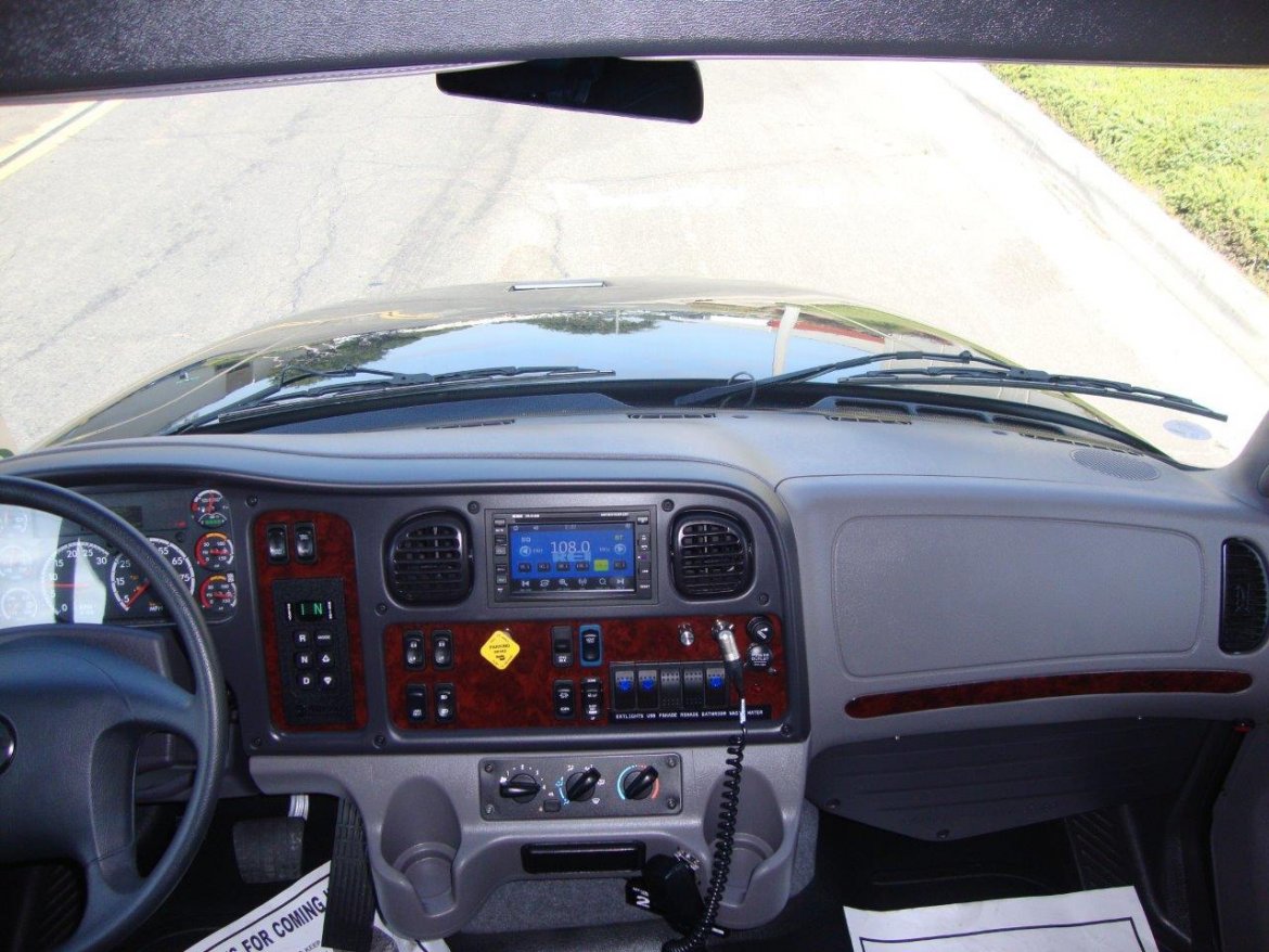 Executive Shuttle for Sale in CARSON, CA - Photo 20