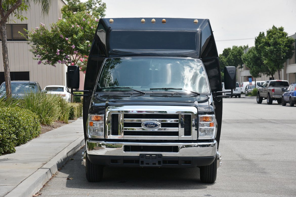 Limo Bus for Sale in Fontana, CA - Photo 3