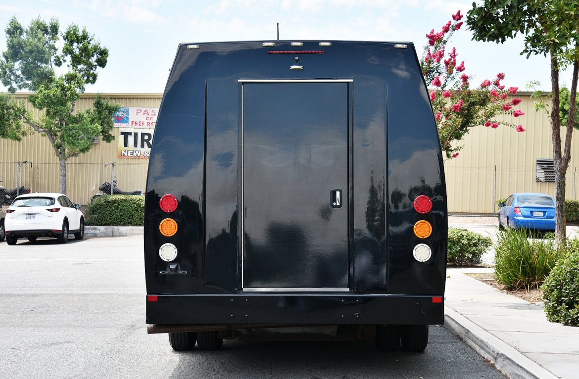 Limo Bus for Sale in Fontana, CA - Photo 6