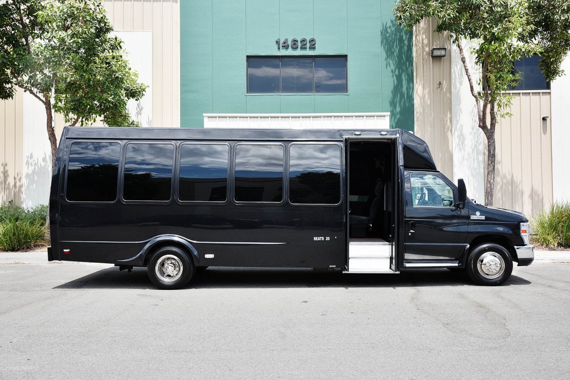 Limo Bus for Sale in Fontana, CA - Photo 7